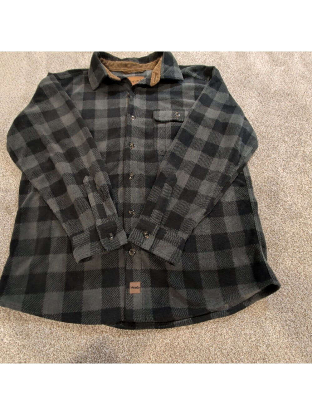 Venado Men's Black and Gray Checkered Button-Up Shirt